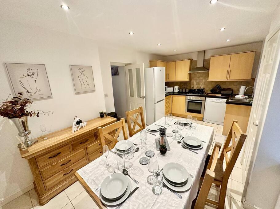 Cottage,Cinema Room,Log Burner Blaenavon 外观 照片