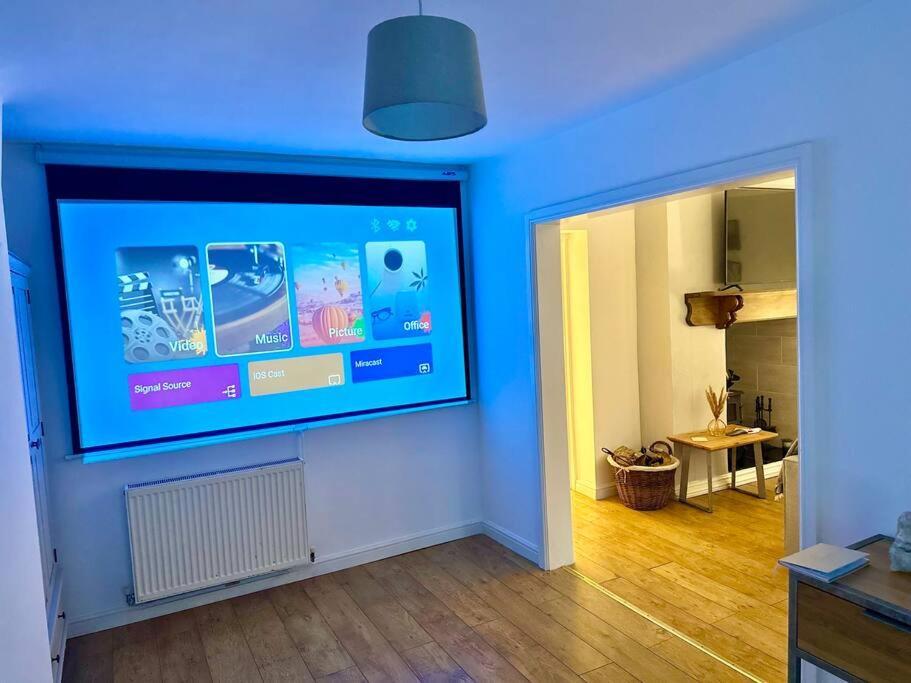 Cottage,Cinema Room,Log Burner Blaenavon 外观 照片