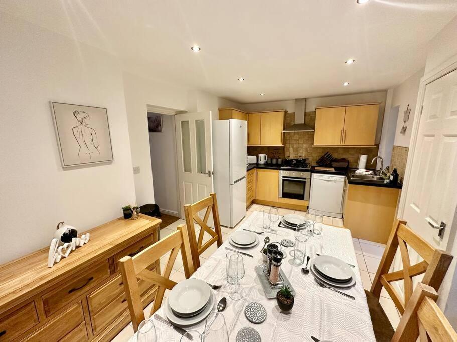 Cottage,Cinema Room,Log Burner Blaenavon 外观 照片
