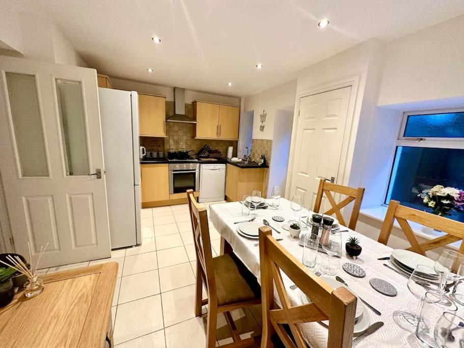 Cottage,Cinema Room,Log Burner Blaenavon 外观 照片