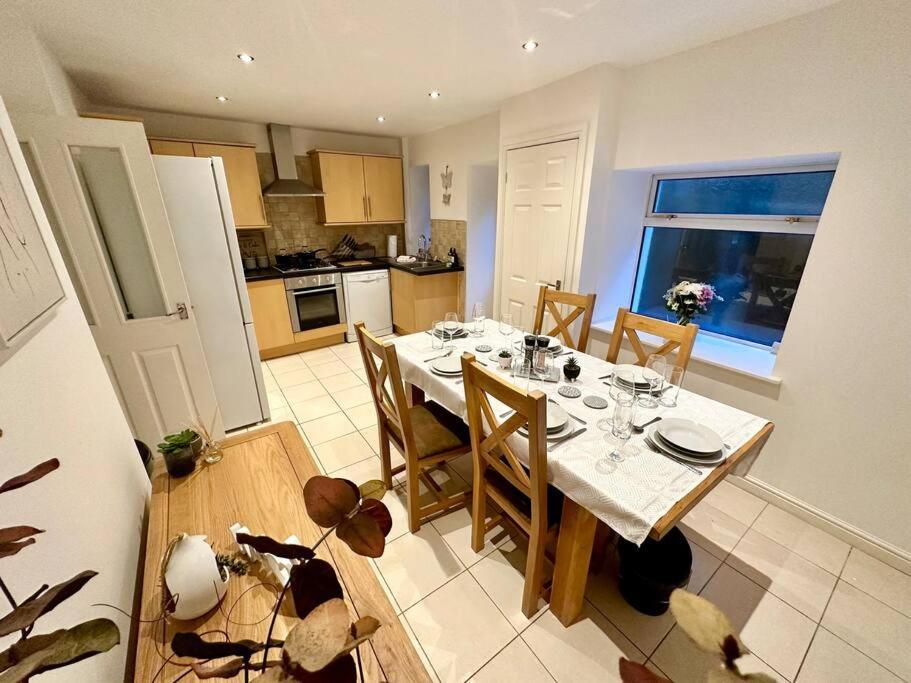 Cottage,Cinema Room,Log Burner Blaenavon 外观 照片