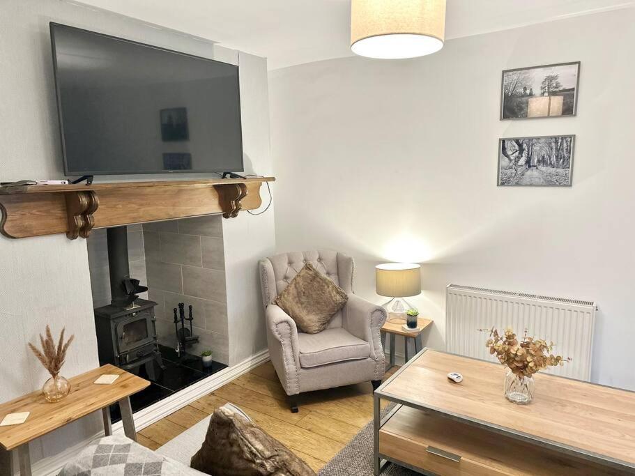 Cottage,Cinema Room,Log Burner Blaenavon 外观 照片